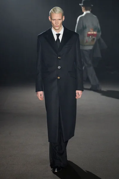 Look 44